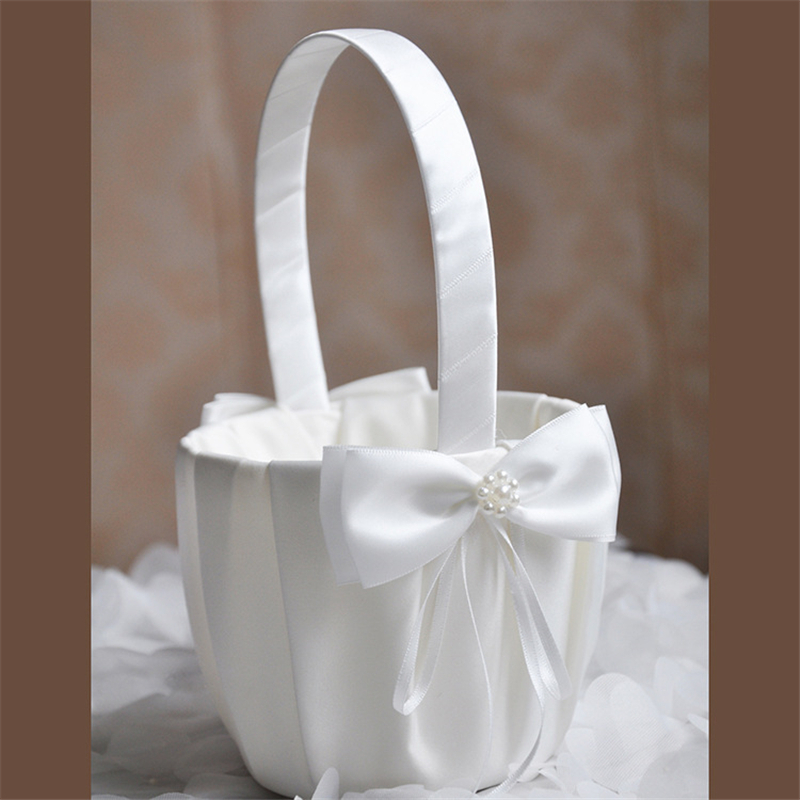 White Flower Girls Basket Pear - огляд і ціна Wedding Hampers