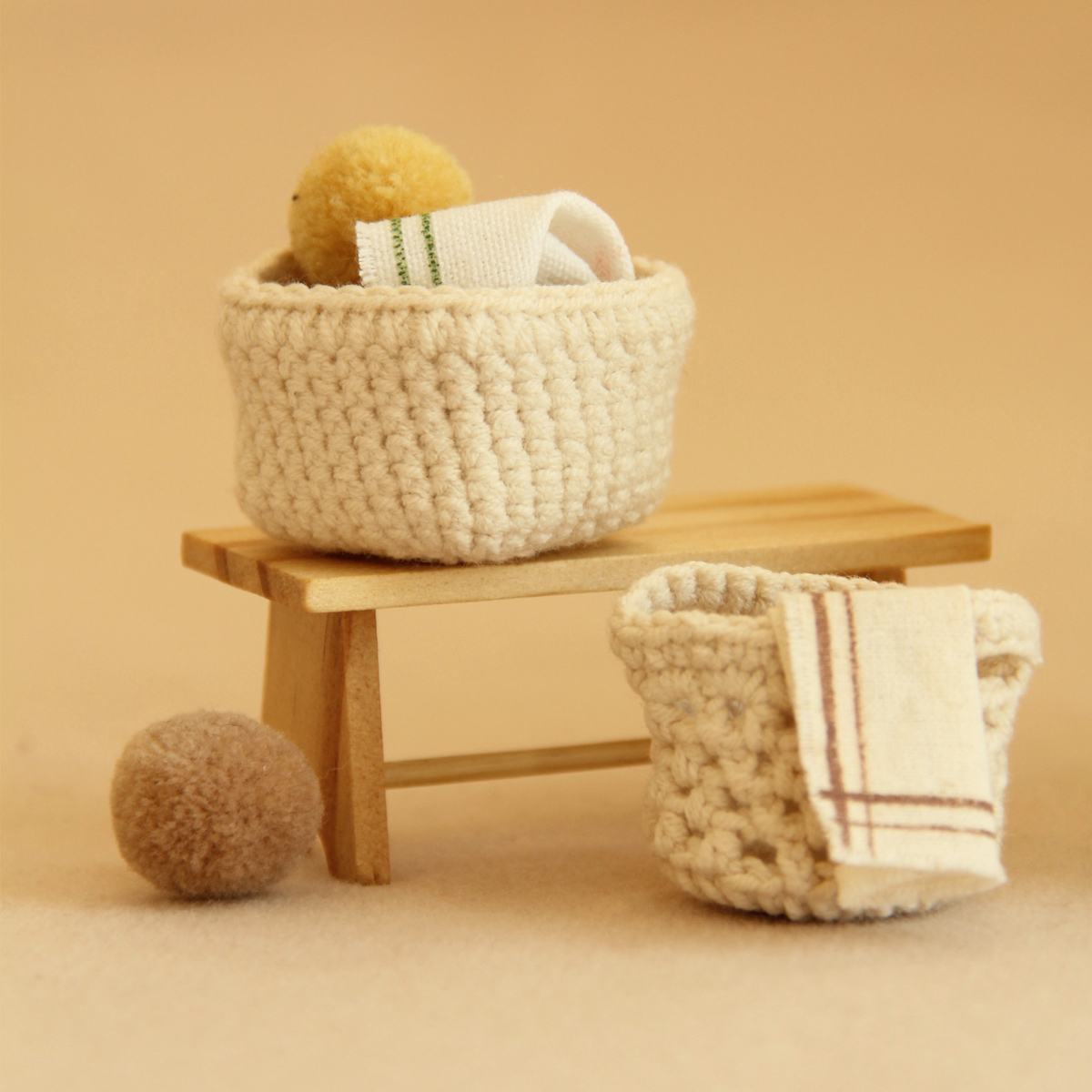 1:12 Miniature Handmade Croche - огляд і ціна Wedding Hampers