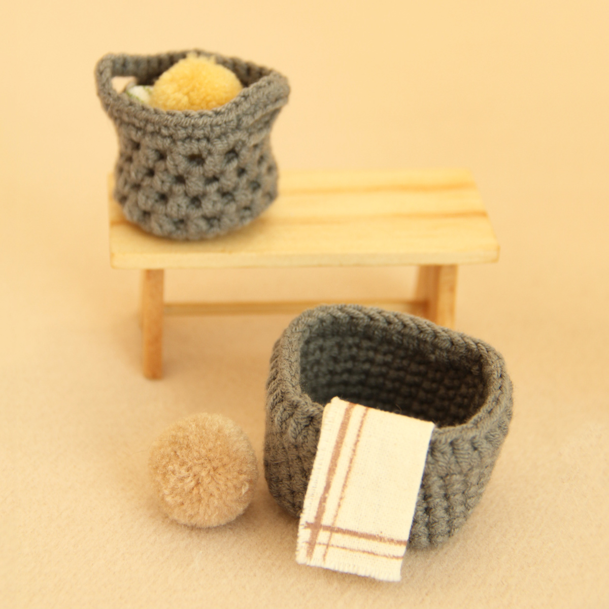 1:12 Miniature Handmade Croche - огляд і ціна Wedding Hampers