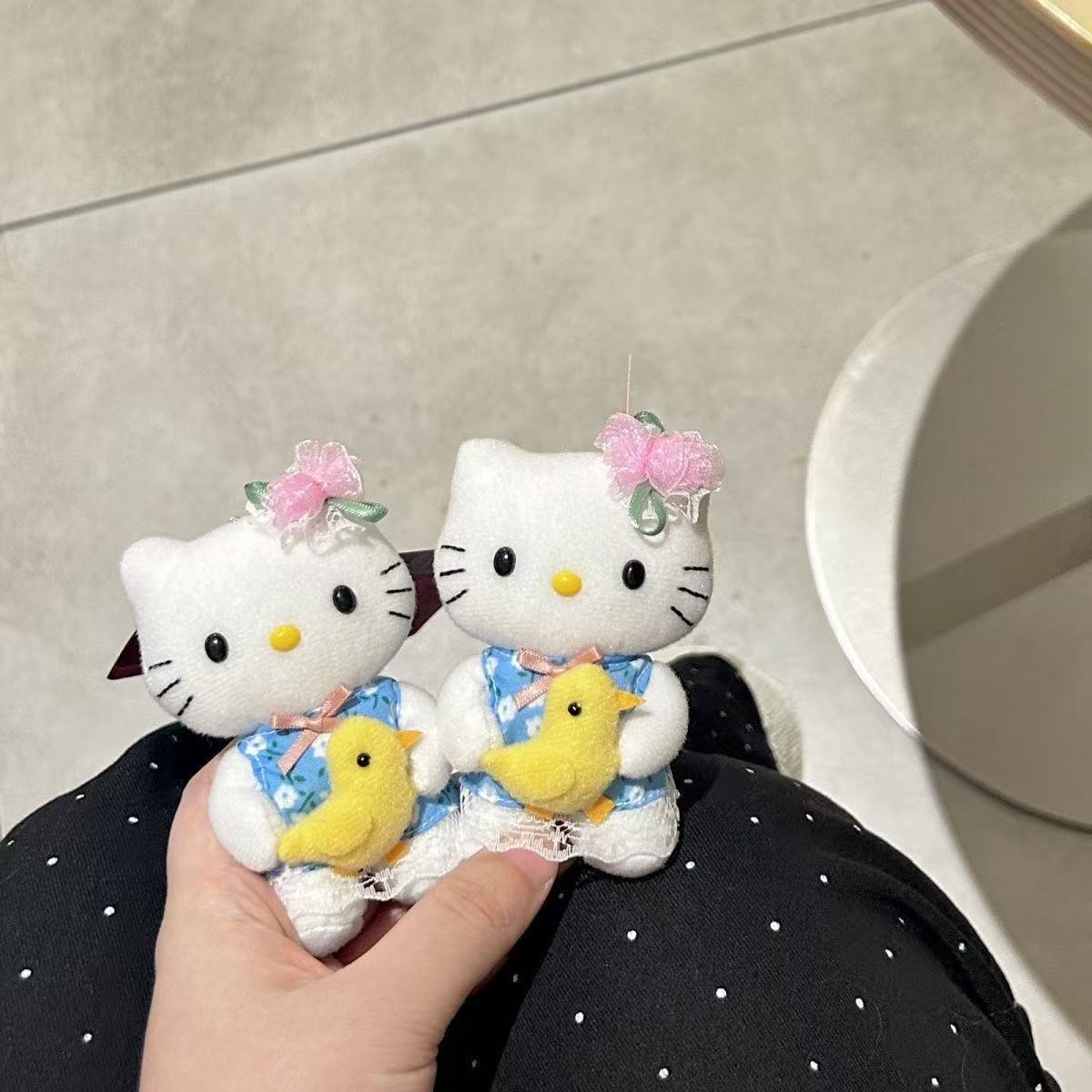 Hello Kitty Hug Duck Floral Dr - огляд і ціна Good Floral & Wedding Decor Supply