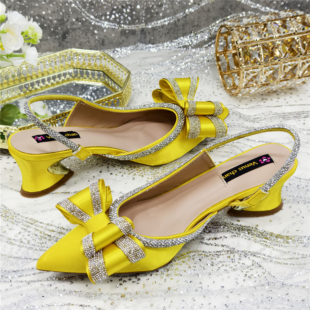Elegant Yellow Satin Rhineston - огляд і ціна Wedding Packaging